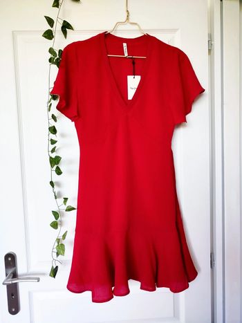 Robe rouge Pepe Jeans XS neuve avec étiquette, coupe évasée et décolleté en V
