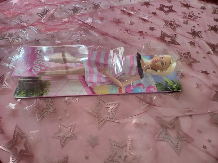 Poupée de barbie - photo numéro 2