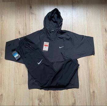 Ensemble de survêtement Nike noir