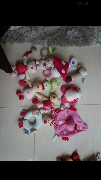 Lot de Hochets et doudous