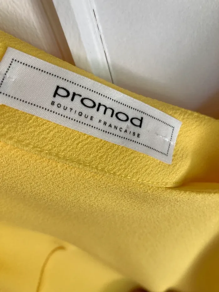 Robe courte jaune - photo numéro 3
