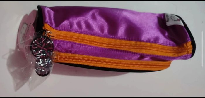 Trousse neuve Hello Kitty noire et rose - photo numéro 2