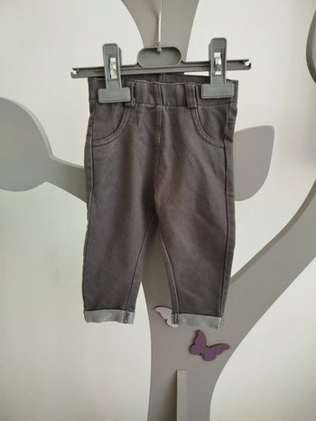 Legging gris Kiabi taille 9 mois