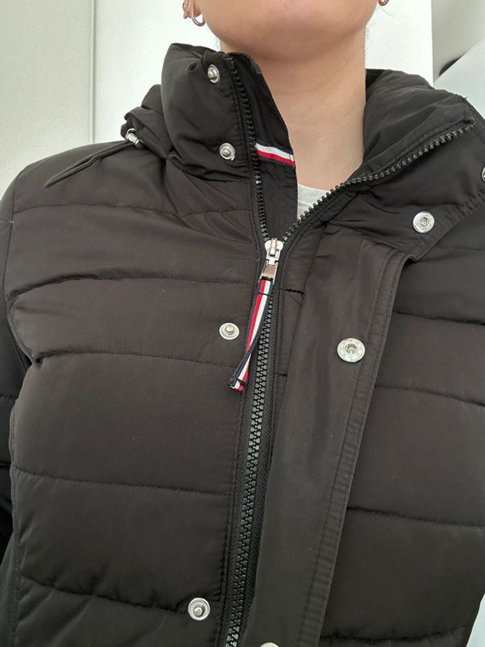 Doudoune Tommy Hilfiger femme – Taille M | Très bon état | Coupe moderne | Marque emblématique - photo numéro 5