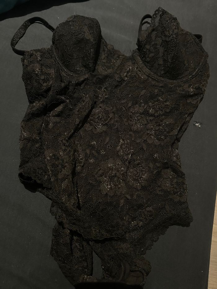Body noir dentelle