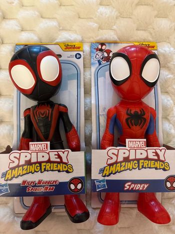 Lot de 2 grandes figurines Spidey