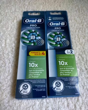 Lot 6 brossettes Oralb pro cross action blanche