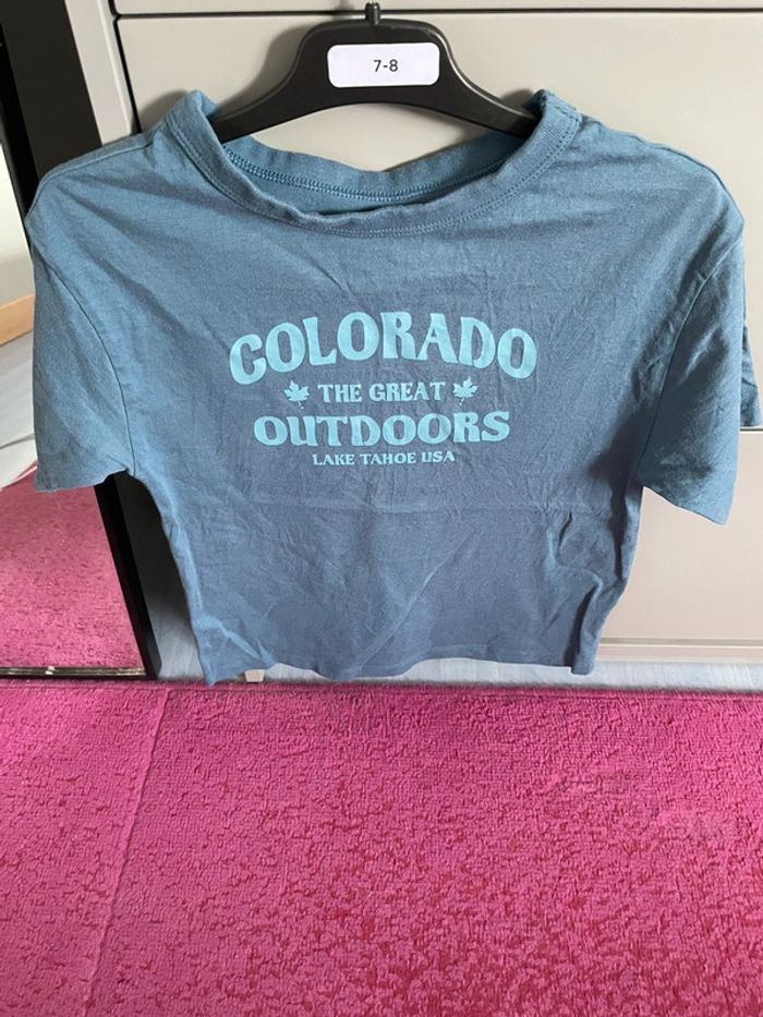 T-shirt bleu, garçon