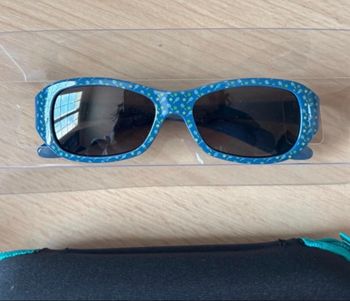 Lunettes de soleil et étui Chicco bleu 12 mois