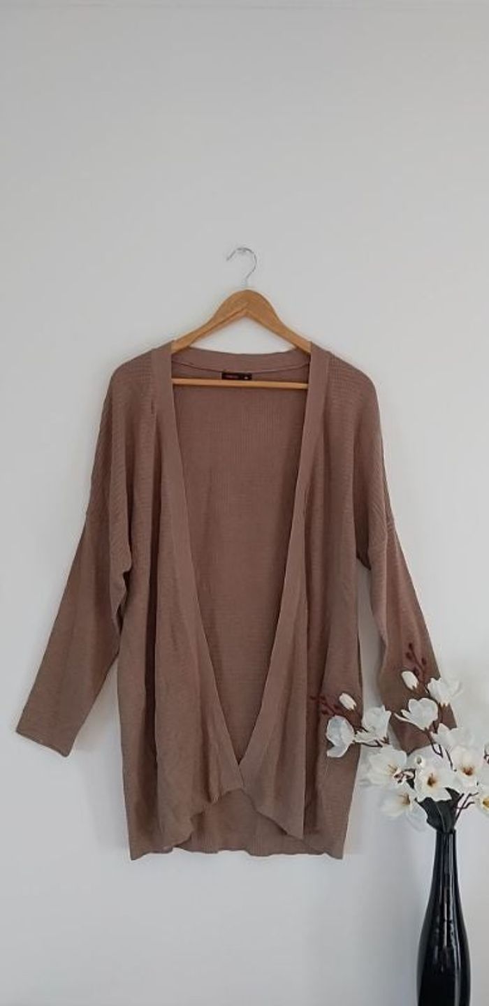 Joli cardigan taupe