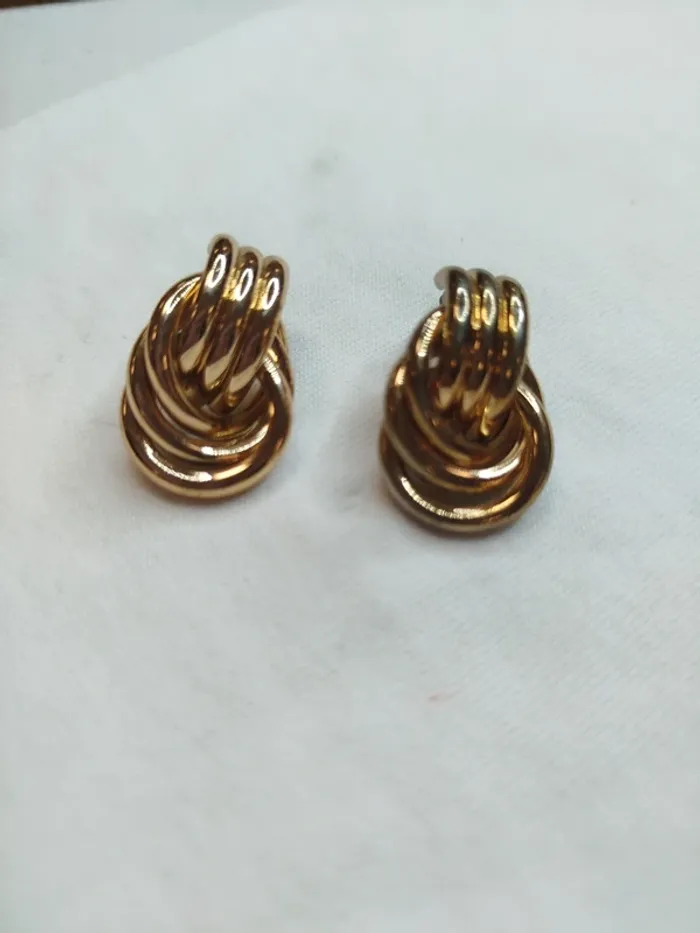 Boucle d'oreille anneaux - Trinity boucles dorée - puces avec fermoirs - photo numéro 7