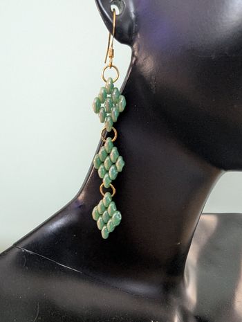 Boucles d'oreilles pendantes / losange / turquoise / superduo