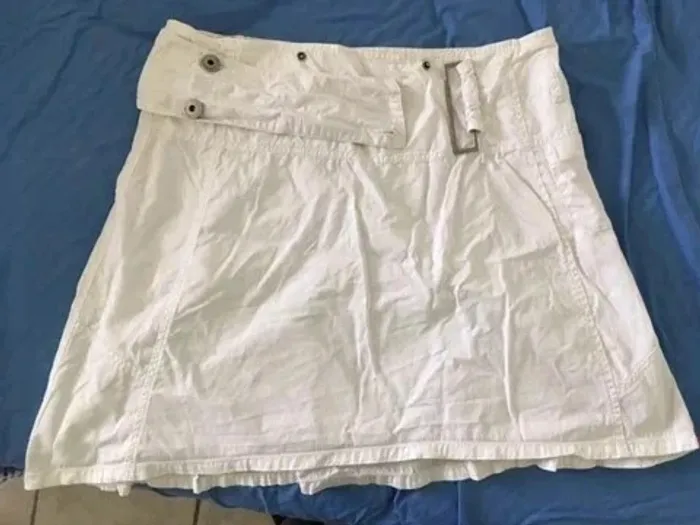 👗 Jupe courte blanche femme – Esprit – Taille 36 – Très bon état - photo numéro 2