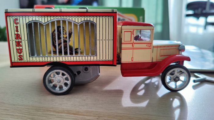 Kovap Cirkus n°596 / roulotte de cirque NEUF - photo numéro 7