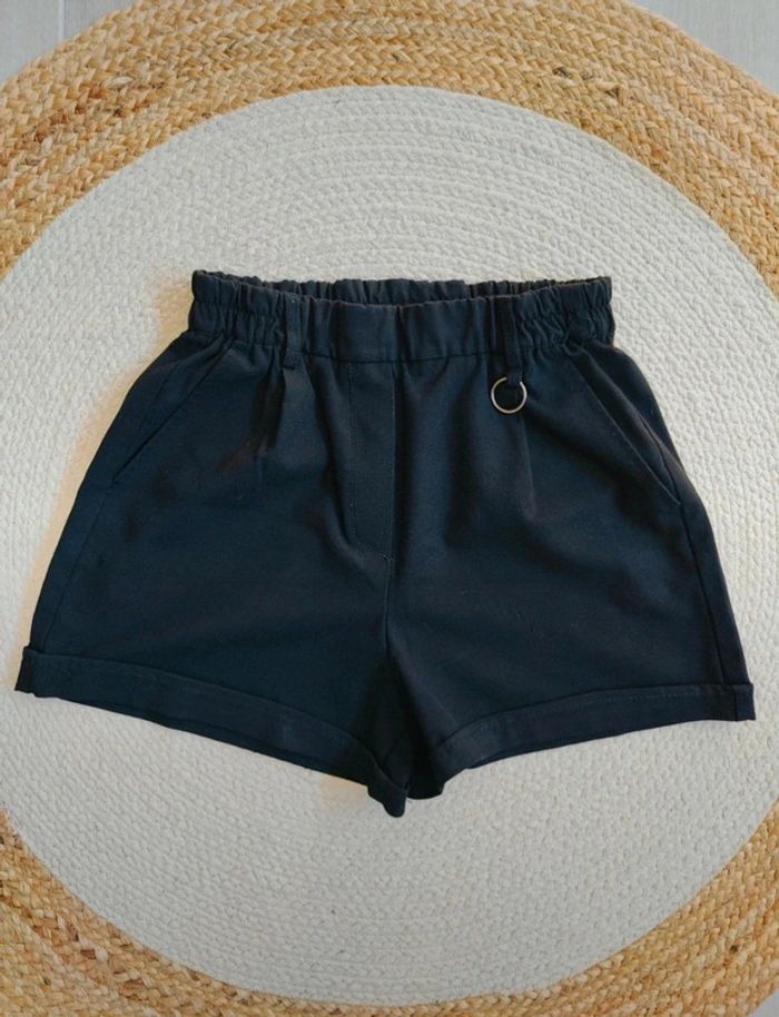 Short noir