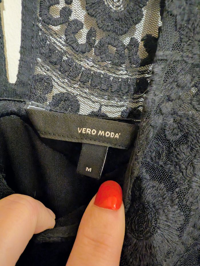 🖤 Petite robe noire Vero Moda – Taille M - photo numéro 5