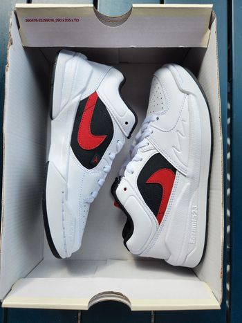 Jordan stadium 90 garçon Taille 36,5 neuves