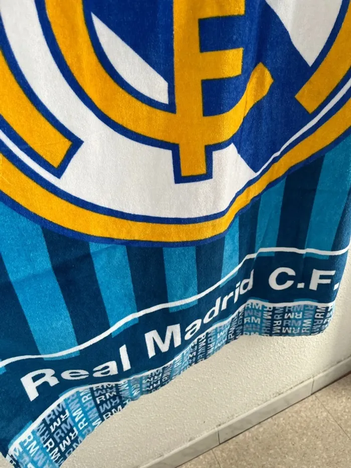 Serviette de plage 💫Réal Madrid💫76/138 cm - photo numéro 3