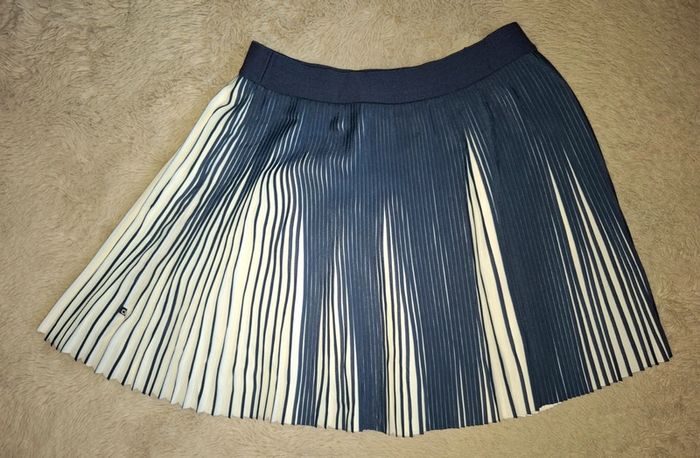 Jupe bleu et blanche okaidi 10 ans - photo numéro 3