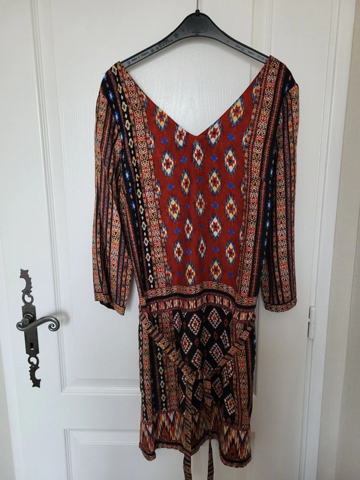 Robe multicolore motifs géométriques