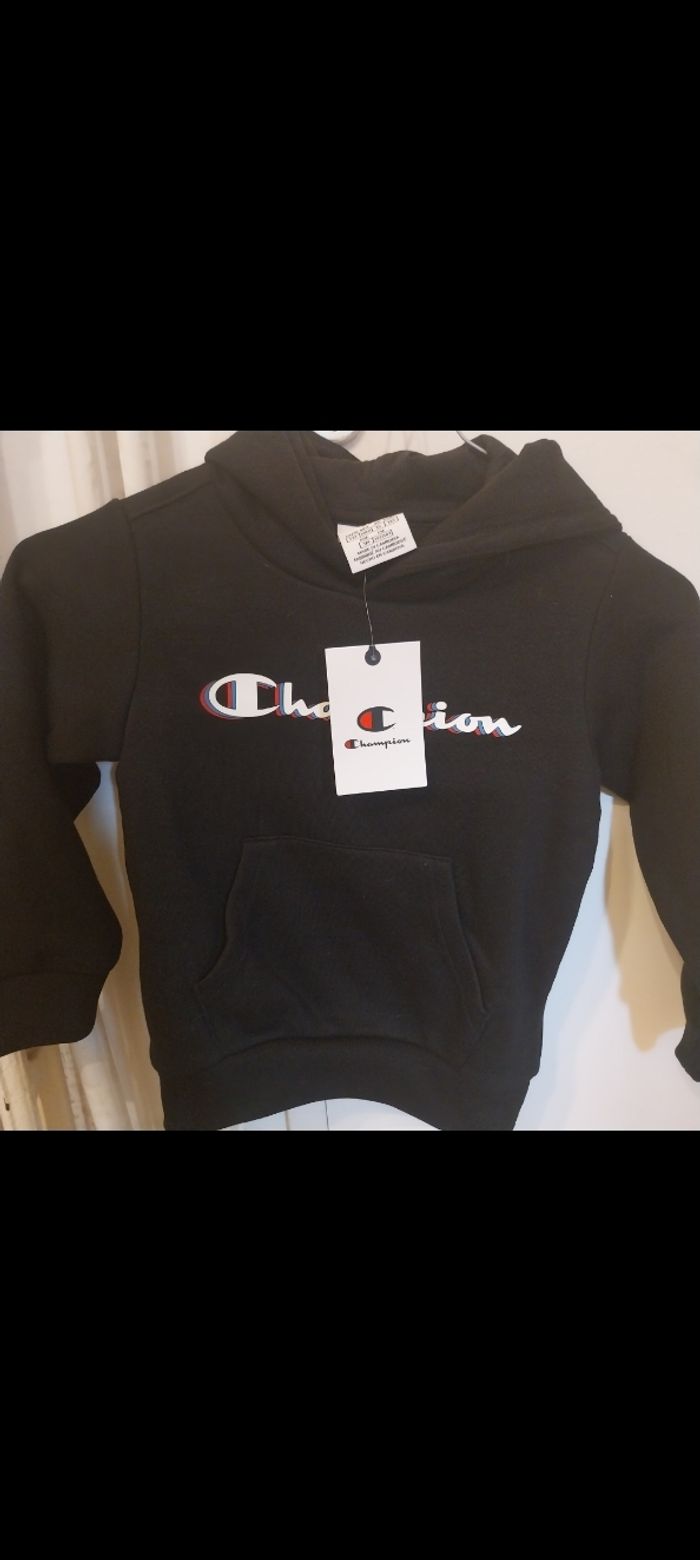 Pull à capuche champion taille 3 4 ans neuf avec étiquette 🏷