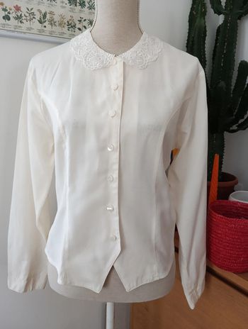 Chemise écrue vintage cintrée col dentelle taille 38