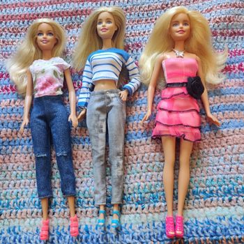 Lot de 3 barbies