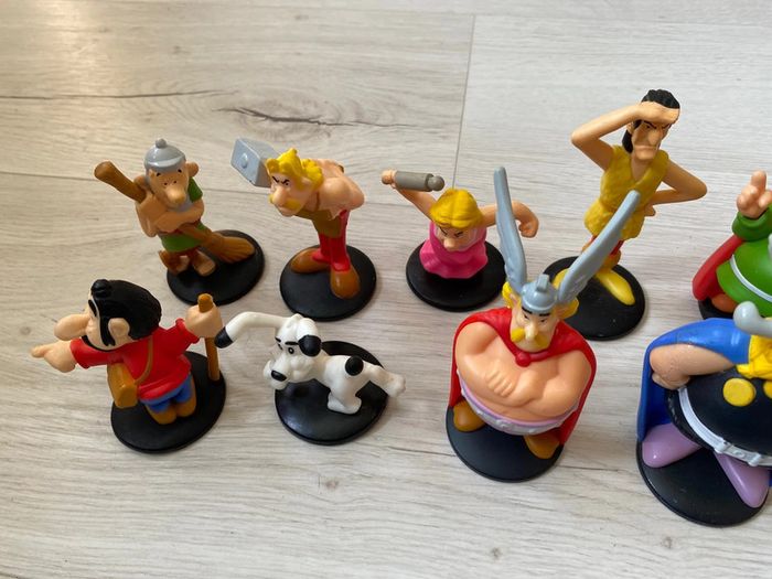 12 Figurines Astérix et Obelix - photo numéro 2