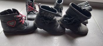 Lot chaussures taille 23