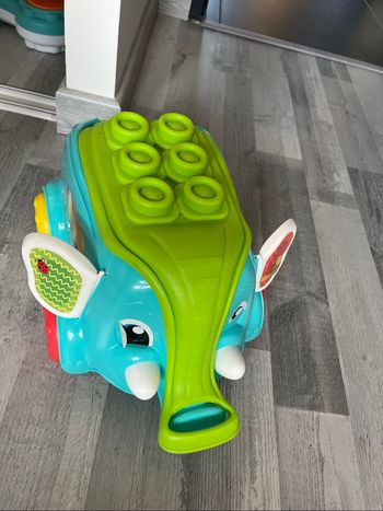 Jouet Éléphants à pousser