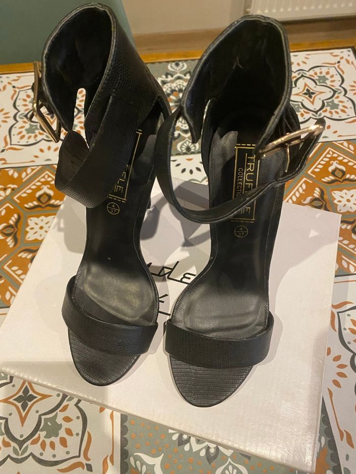 Chaussures noires à talon femme - photo numéro 2