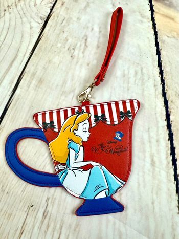 Lanière porte pass annuel Disneyland - Disney store Japon - Alice au pays des merveilles