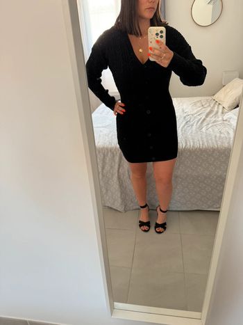 Robe noire pull avec boutons sur le devant taille L