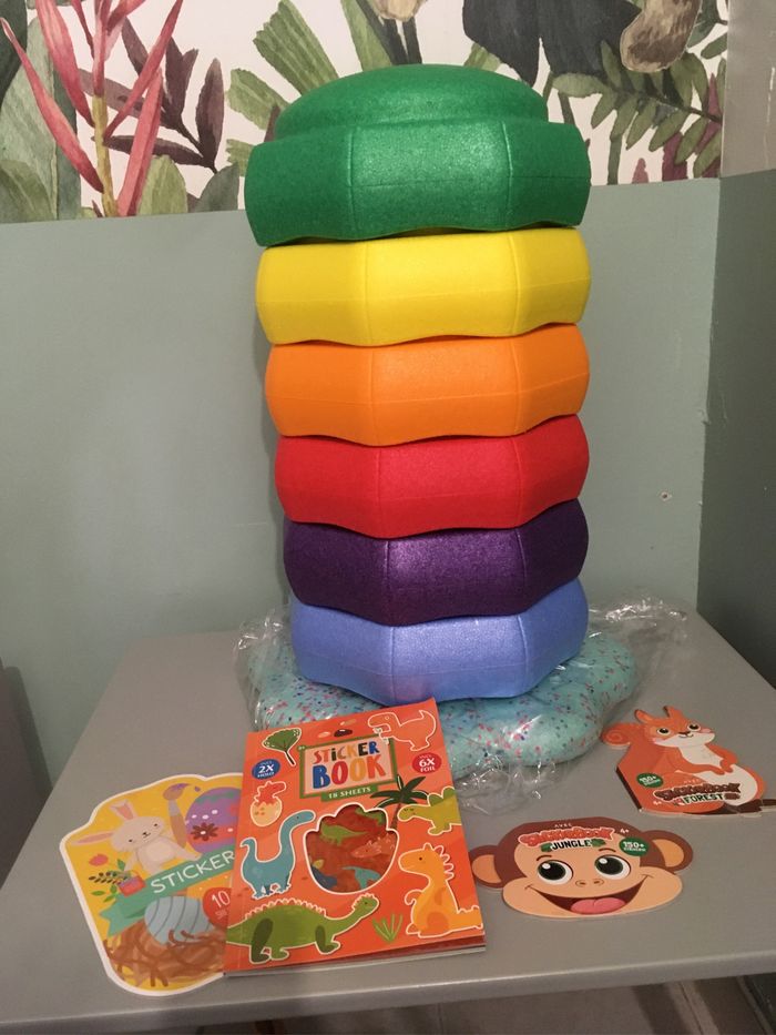 Lot blocs + planche d’équilibre + gommettes