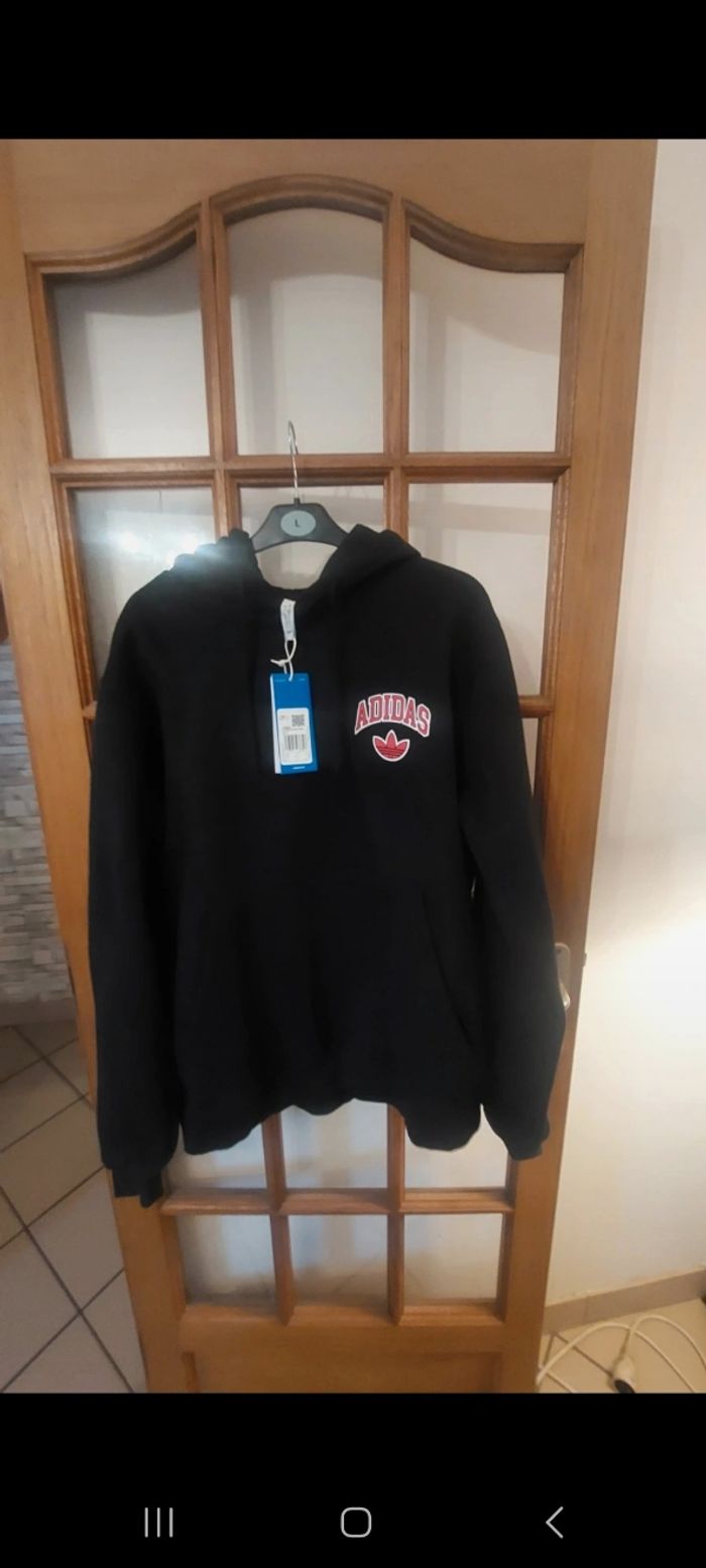 Sweat adidas neuf