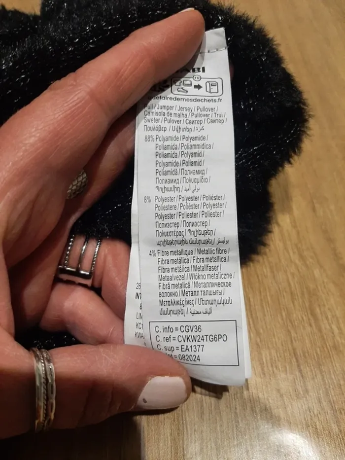 Pull col roule chaud noir pailleté en maille poilue - photo numéro 4