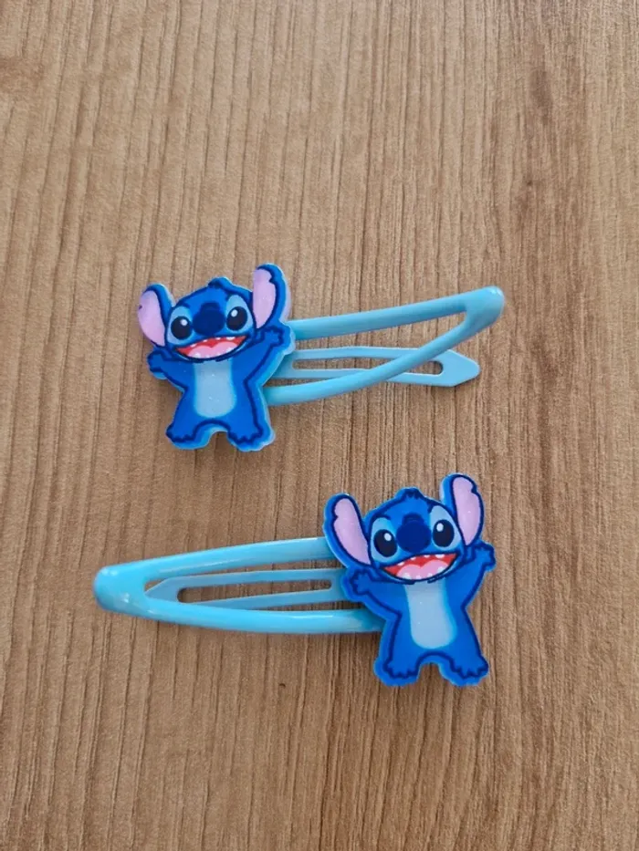 Lot 2 barrettes bleu – personnage Stitch Neuve