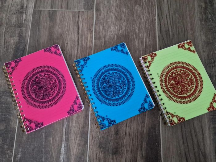 Lot de cahiers arabesques