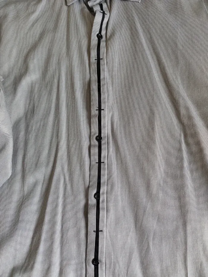 Très belle chemise 38/40 - photo numéro 4