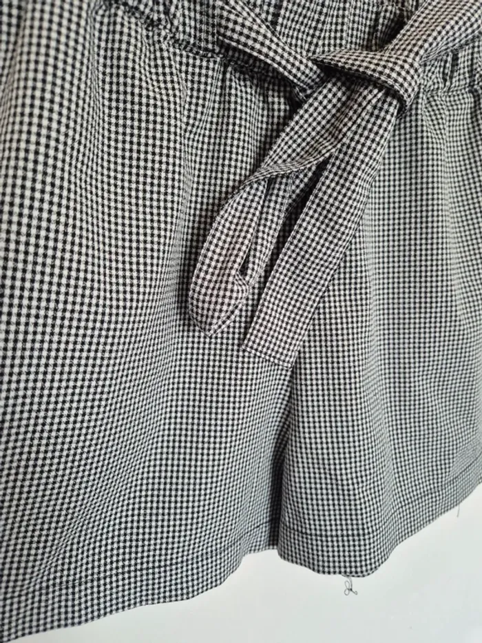 Short Pull and Bear taille 36 - photo numéro 3