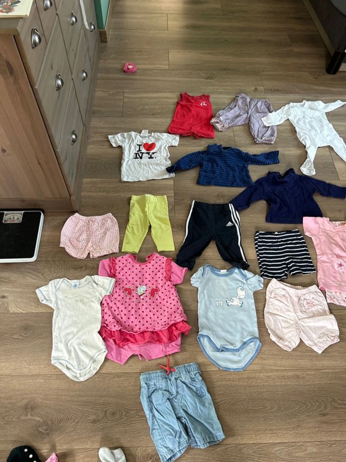 Gros lot vêtements(31pieces) printemps été fille 6 mois - photo numéro 3