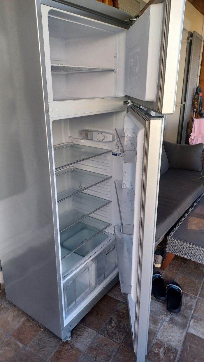Réfrigérateur ariston hotpoint grand 2 portes bon état - photo numéro 3