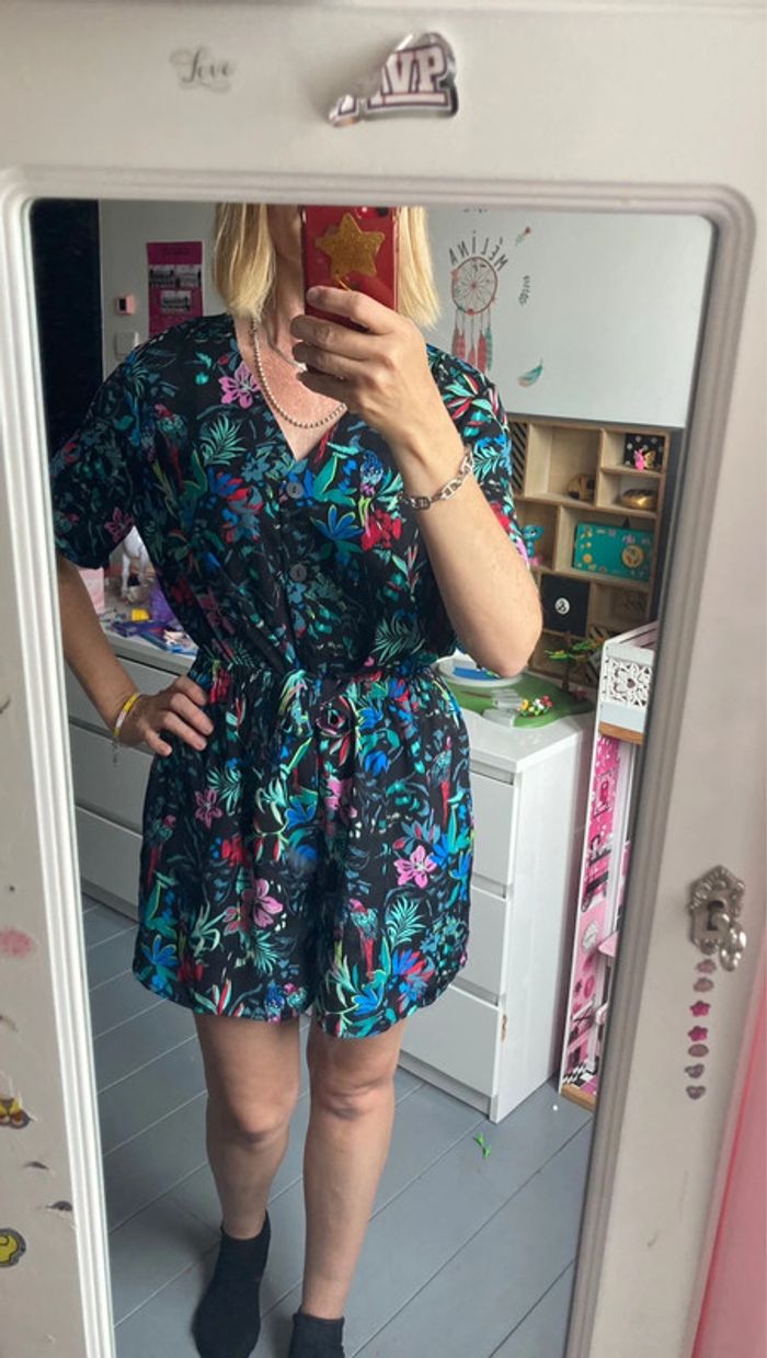 Combi short noir et fleuris taille 38 - photo numéro 2