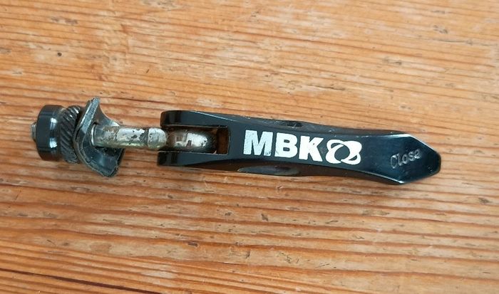 Vis MBK pour selle de vélo - photo numéro 1