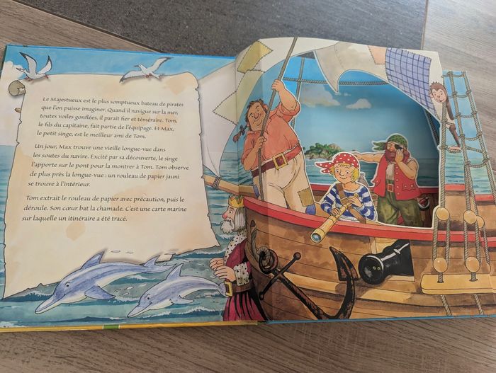 Livre pop up pirate enfant le petit pirate et l'île au trésor - photo numéro 2