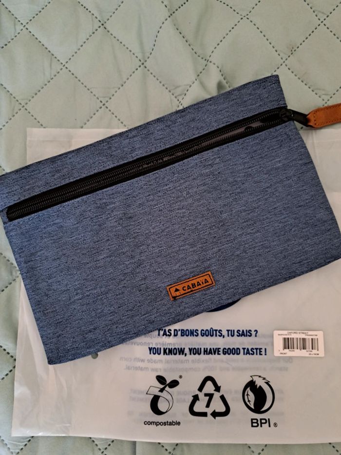 Pochette Cabaïa bleue