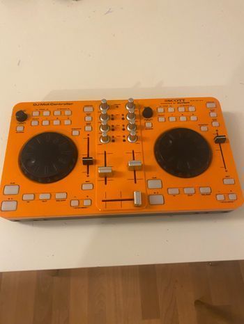 Dj midi controller