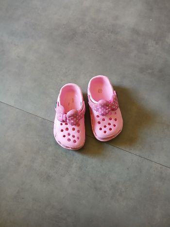 Crocs rose
