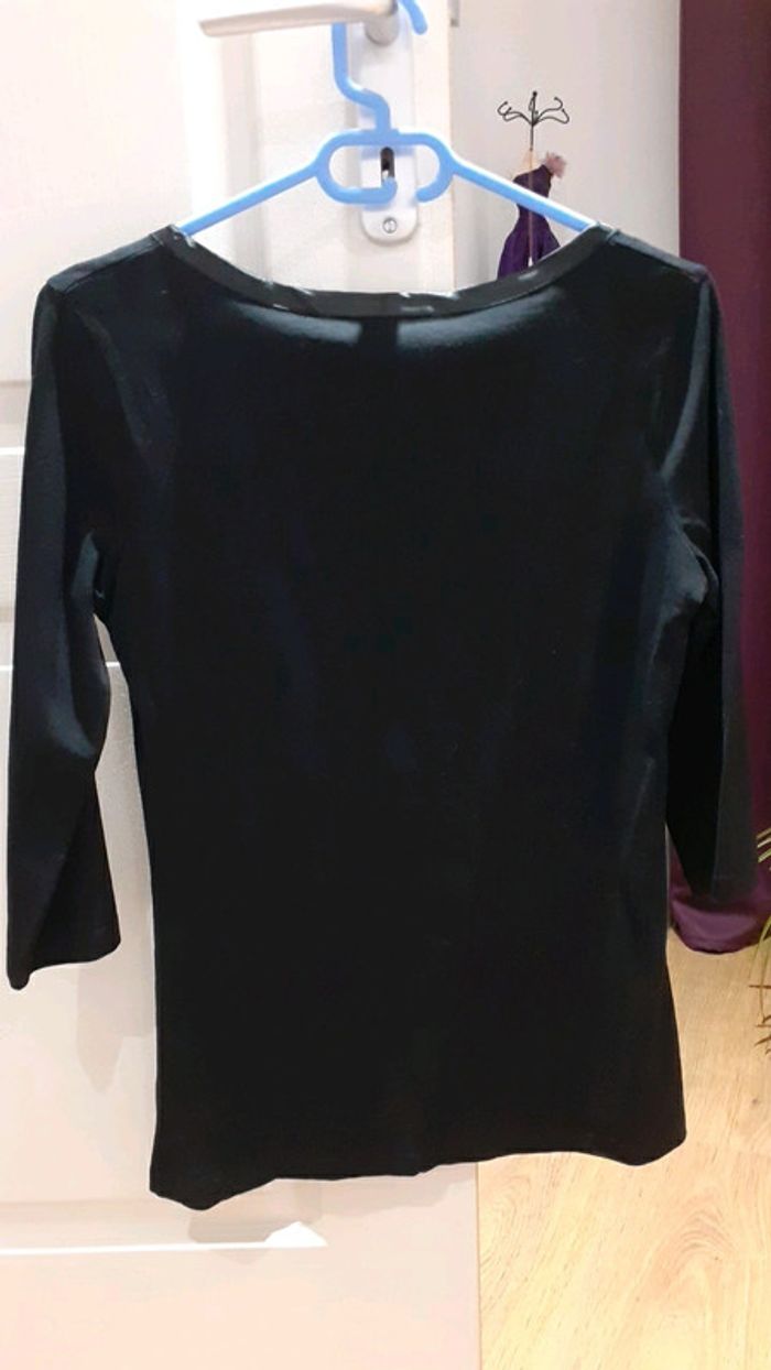 Haut noir - photo numéro 3