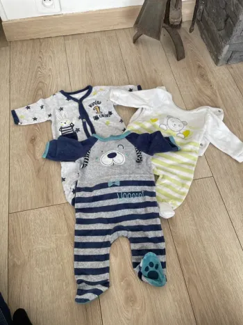 Lot 3 pyjamas